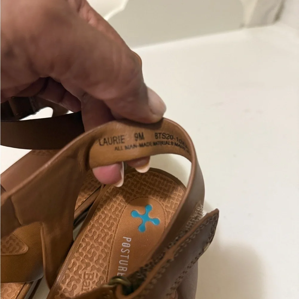 Posture Women's Brown Wedge Sandals are soft and cozy. In excellent  conditions_9